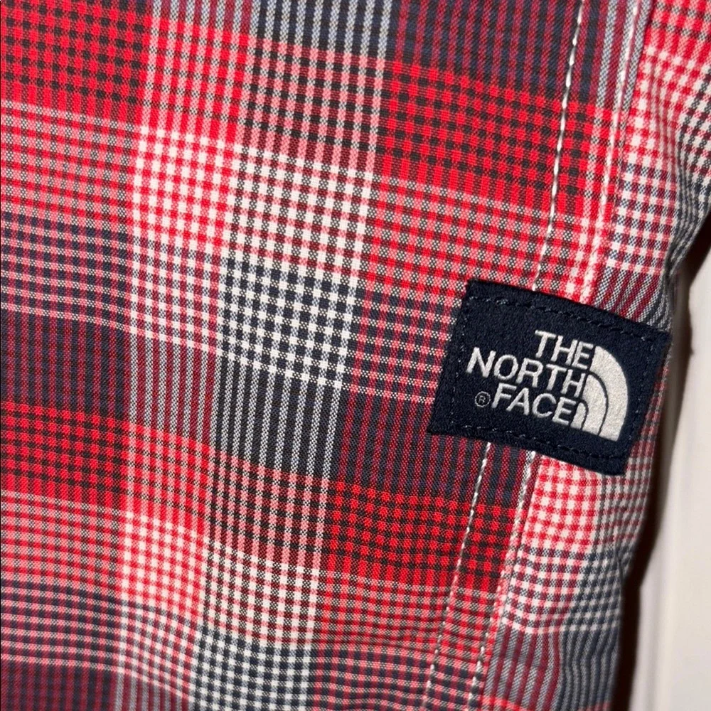 The North Face Red and Black Plaid Button Down Shirt large NWT